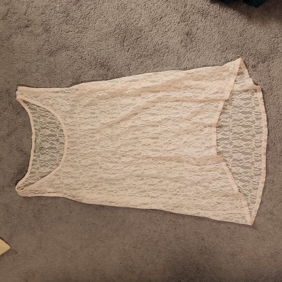 Guess light pink lace tank - Picture 1 of 4